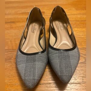 Abella Women’s Flats Abella Women’s 8.5 Gray Plaid Flats with Black Trim